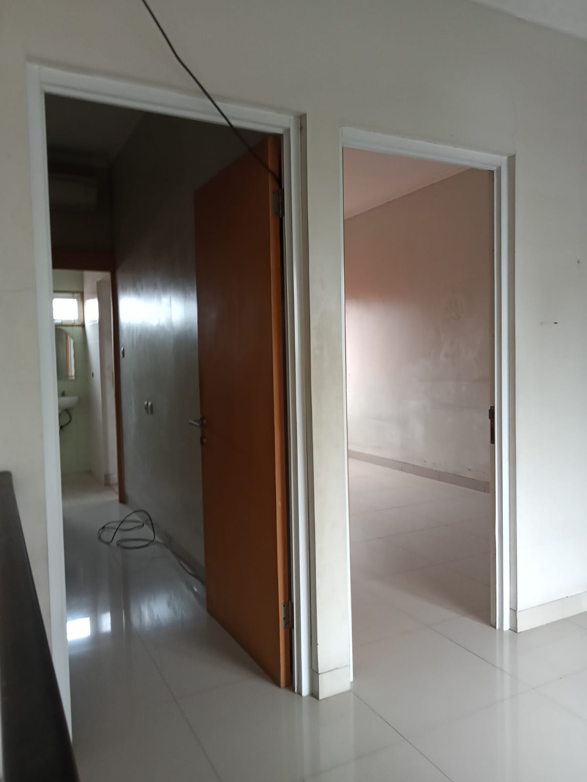 Rumah Disewakan Semi Furnished di Simpruk Sriwijaya Lippo Cikarang